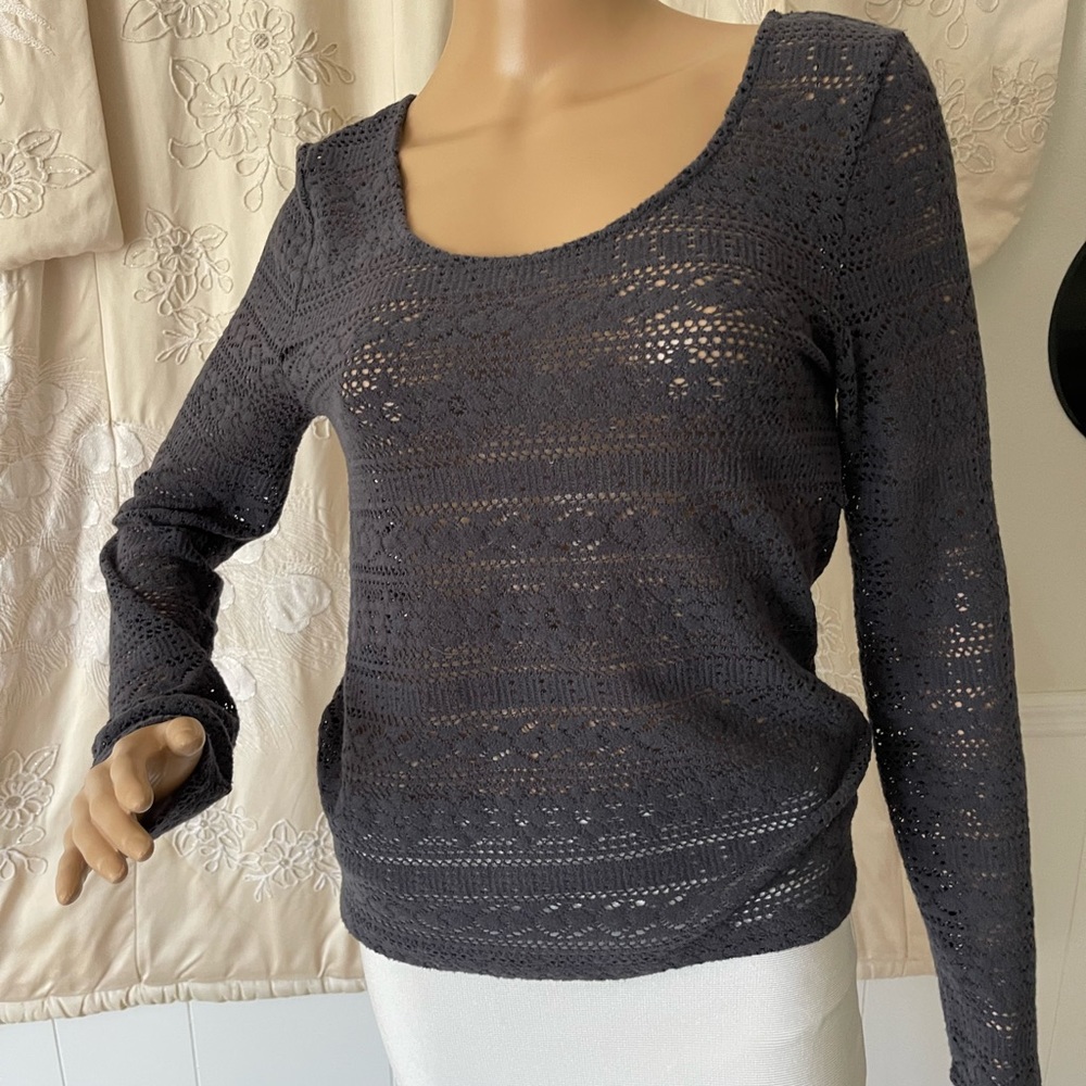 American Eagle long sleeve crochet top